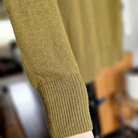 KHAITE Elsia Oversize Cashmere Polo Sweater - Picture 5 of 10